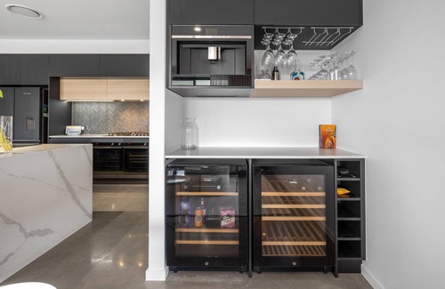 Banora Point Casa | SUPERB LUXURY HOME - CONVENIENT LOCATION
