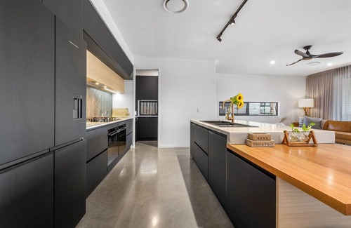 Banora Point Casa | SUPERB LUXURY HOME - CONVENIENT LOCATION