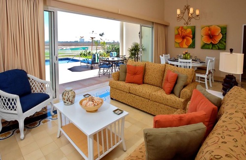 Lomas de Mazatlan Apartamento | Superb Mazatlan's Emerald Estates
