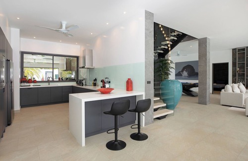 Rawai Villa | Superb modern 5 bdrs pool villa in rawai