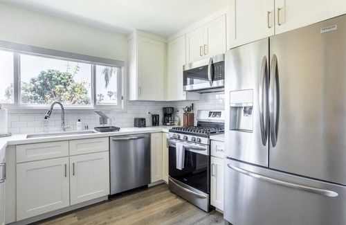 Redondo Beach Apartamento | Superb Redondo Beach 2BR, nr Dining & 1 Block to Beach, by Blueground