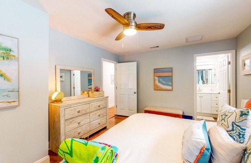Thonotosassa Apartamento | Superb renovated Florida home with pool, kitchen, & balcony