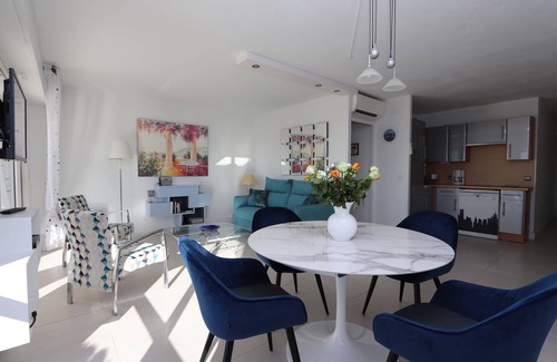 Saint-Raphael Apartamento | Magnífica vista mar para este alojamiento de en Residencia con piscina, ascensor