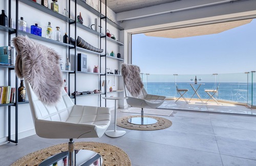 Sliema Apartamento | Superb Seafront Family Apartment