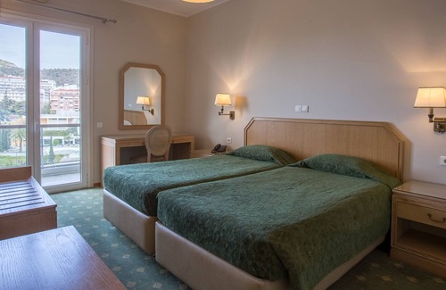 Ilisia Apartamento | Magnífico apartamento con servicio para 6 en el corazón de Atenas con vistas a la colina de Licabeto