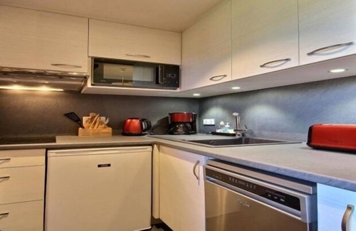 Belle Plagne Apartamento | Increíble estudio-cabina para 4 en las pistas, balcón, guardaesquís, estacionamiento
