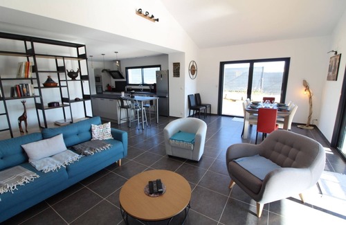 Saint-Martin-d'Ardeche Villa | Magnífica villa, muy cómoda todo el año.