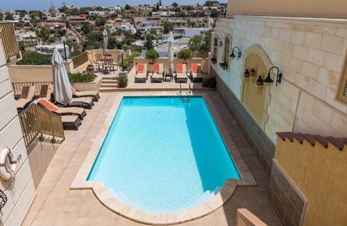 Santa Maria Estate Apartamento | Superb villa 2, inviting pool and spacious outside space.Fully airconditioned.