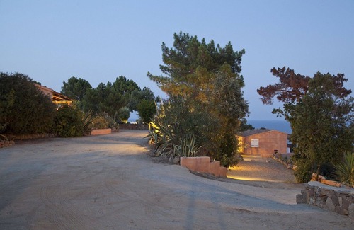 Sari-Solenzara Villa | Pequeñas villas de 50 m² junto al mar.