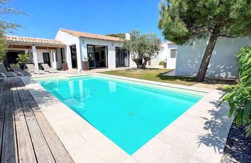 La Flotte Casa | Superb villa with pool in the heart of the village