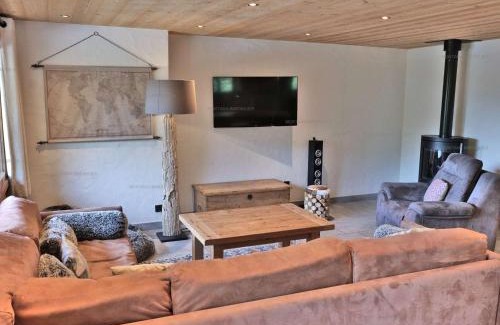 Le Grand-Bornand Apartamento | Superbe 5 pièces rénové avec sauna, hammam, jacuzzi, proche télécabines et village, idéal 12/14 pers. - FR-1-458-101