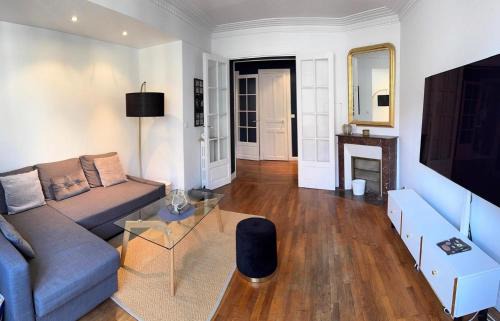 Asnieres-sur-Seine Apartamento | Superbe appartement Haussmanien à 4min de St Lazare et la Défense