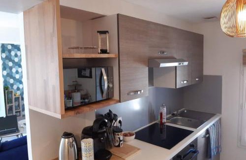 La Roche-Chalais Apartamento | Superbe appartement rénové 4 personnes Le Zen Scandi au centre ville - Draps - Serviettes Parking -
