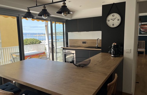 Sainte-Maxime City Centre Apartamento | Superbe Appartement, Vue Mer, Climatisation, au Calme, Classé 5