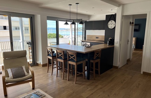 Sainte-Maxime City Centre Apartamento | Superbe Appartement, Vue Mer, Climatisation, au Calme, Classé 5