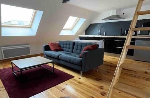 Aulnoy-lez-Valenciennes Apartamento | Superbe Appt Style Loft au Pied du Tramway