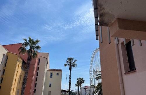 Cap d'Agde Apartamento | Superbe T2 Cabine pour 5 Pers au Centre Port d'Agde avec Parking Sécurisé et Terrasses - FR-1-749-64