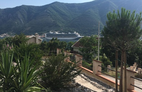 Dobrota Apartamento | Magníficamente equipado, espectaculares vistas, piscina infinita y jacuzzi