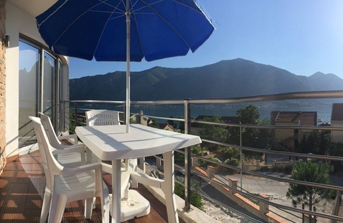Dobrota Apartamento | Magníficamente equipado, espectaculares vistas, piscina infinita y jacuzzi