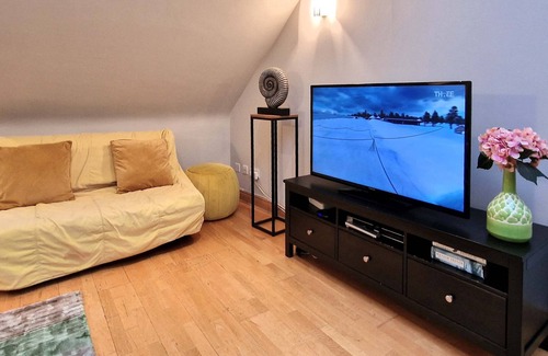 Grand Canal Dock Casa | Superbly located! Bright and Airy Mews.
