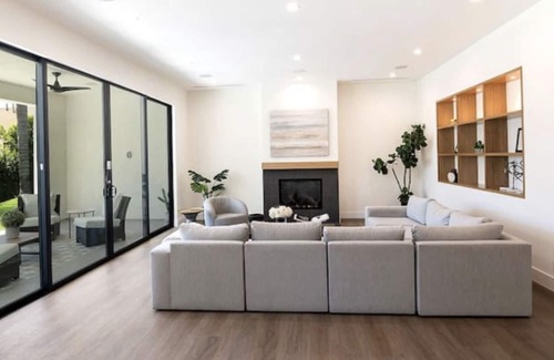 Los Angeles County Villa | Magnificent 5 Bedroom Villa