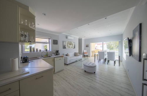 Constantia Apartamento | Superior 4-STAR Apartment with 2 bedrooms, 2 Bathrooms, Loggia and swimming pool