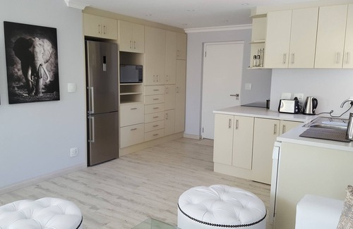 Constantia Apartamento | Superior 4-STAR Apartment with 2 bedrooms, 2 Bathrooms, Loggia and swimming pool
