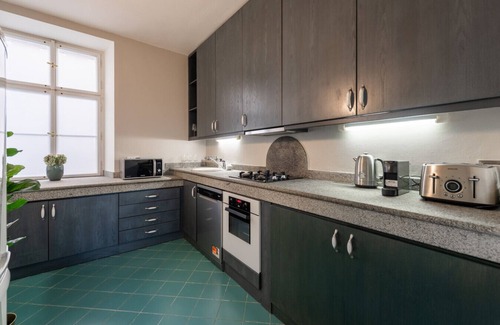 Mala Strana Apartamento | Superior 4BDR Apartment Steps from Charles Bridge