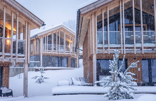 Haus im Ennstal Apartamento | Superior Apartment gallery with 2 bedrooms and sauna & outdoor bathtub