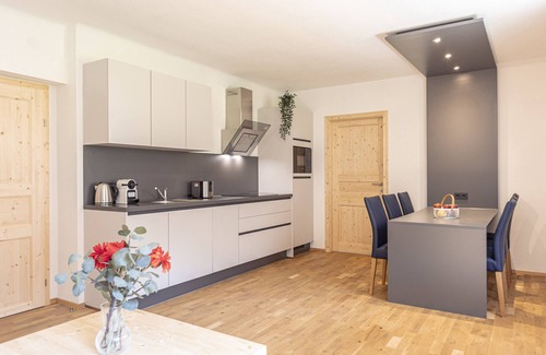Eisenerz Apartamento | Superior Apartment with IR-Sauna & Whirlpool bath I