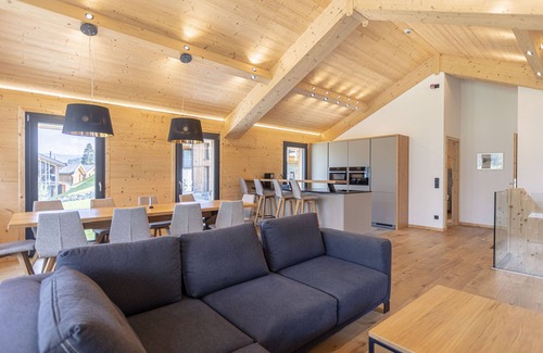 Haus im Ennstal Chalet De Esquí | Superior Chalet with 4 bedrooms and sauna & pool