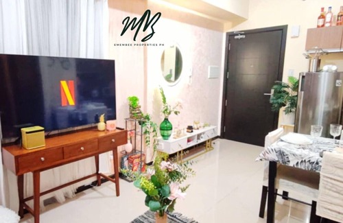 Ermita Condominio | Superior Chic Room @The Radiance Manila Bay