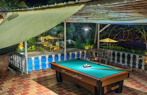 San Gil Hotel | Confort Familiar en Habitación con Balcón Privado