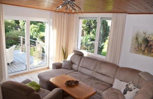 Engelsbach Casa | Superior - Ferienhaus am Engelsbach mit Garten und Pool