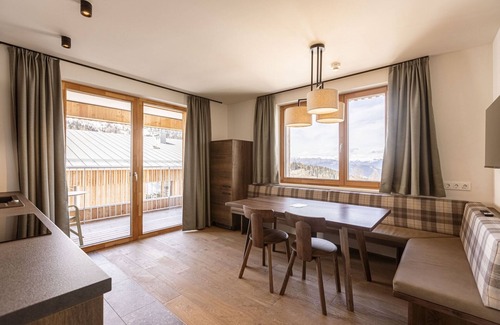Sonnenalpe Nassfeld Apartamento | Lodge superior con balcón
