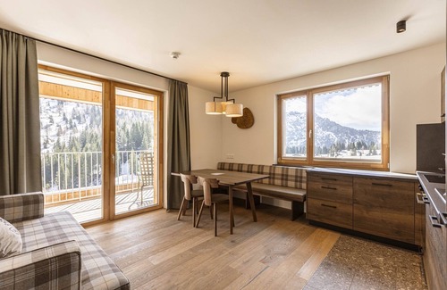 Sonnenalpe Nassfeld Apartamento | Lodge superior con balcón