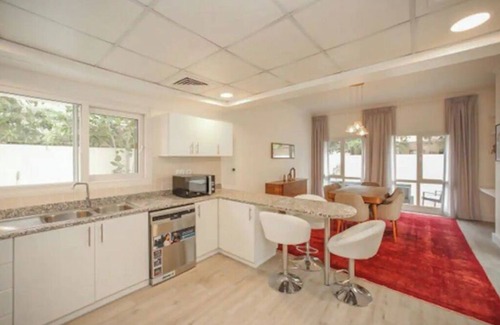 Dubai Marina Villa | Superior Renovated Luxury Villa in Prime Location