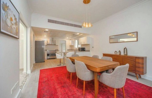 Dubai Marina Villa | Superior Renovated Luxury Villa in Prime Location
