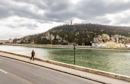 Inner City Budapest Apartamento | Superior Riverside Residency
