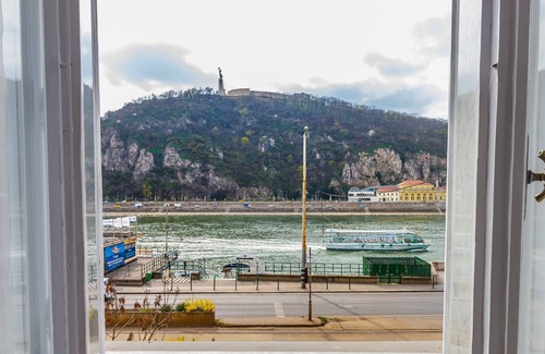 Inner City Budapest Apartamento | Superior Riverside Residency
