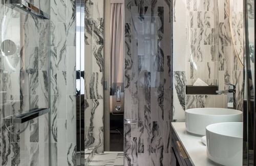 Champs-Elysees Apartamento | Superior Room With Aircon In Champs Elysees