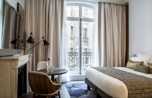 Champs-Elysees Apartamento | Superior Room With Aircon In Champs Elysees