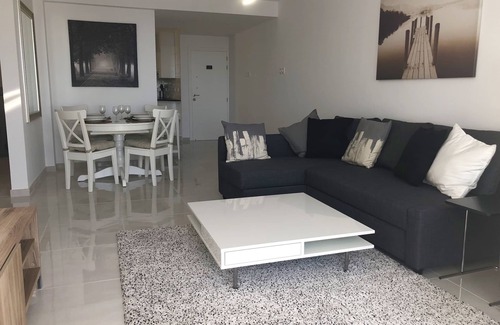 Germasogeia Apartamento | Apartamento superior de 3 dormitorios frente al mar con excelentes vistas, wifi gratuito