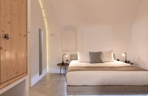 Oia Hotel | Superior Villa with Plunge Pool and Sea View