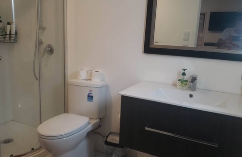 Te Awamutu Casa | Superking-bed granny flat /free wifi & parking - self check in