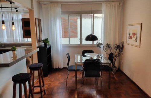 Auxiliadora Apartamento | SUPERPRÁTICO-Amplo Apê com Garagem em bairro nobre