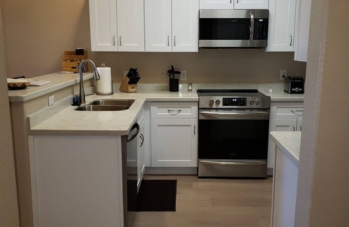 Superstition Lakes Condominio | Superstition Lakes Golf Condo con vistas al campo de golf