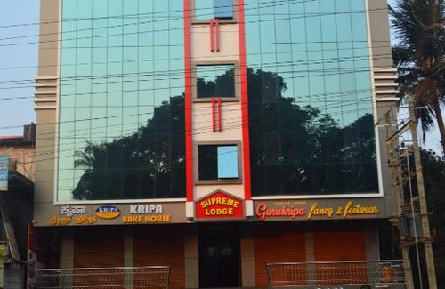Ujire Cabina | SUPREME LODGe