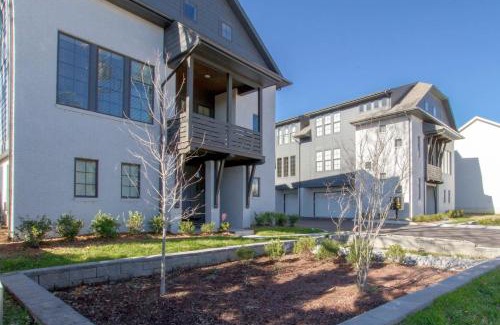 Historic Waverly Casa | Supreme Luxury Minutes To Downtown Five Full Baths