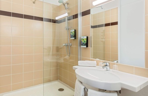 Saint-Amand-les-Eaux Hotel | Sure Hotel by Best Western Saint-Amand-Les-Eaux